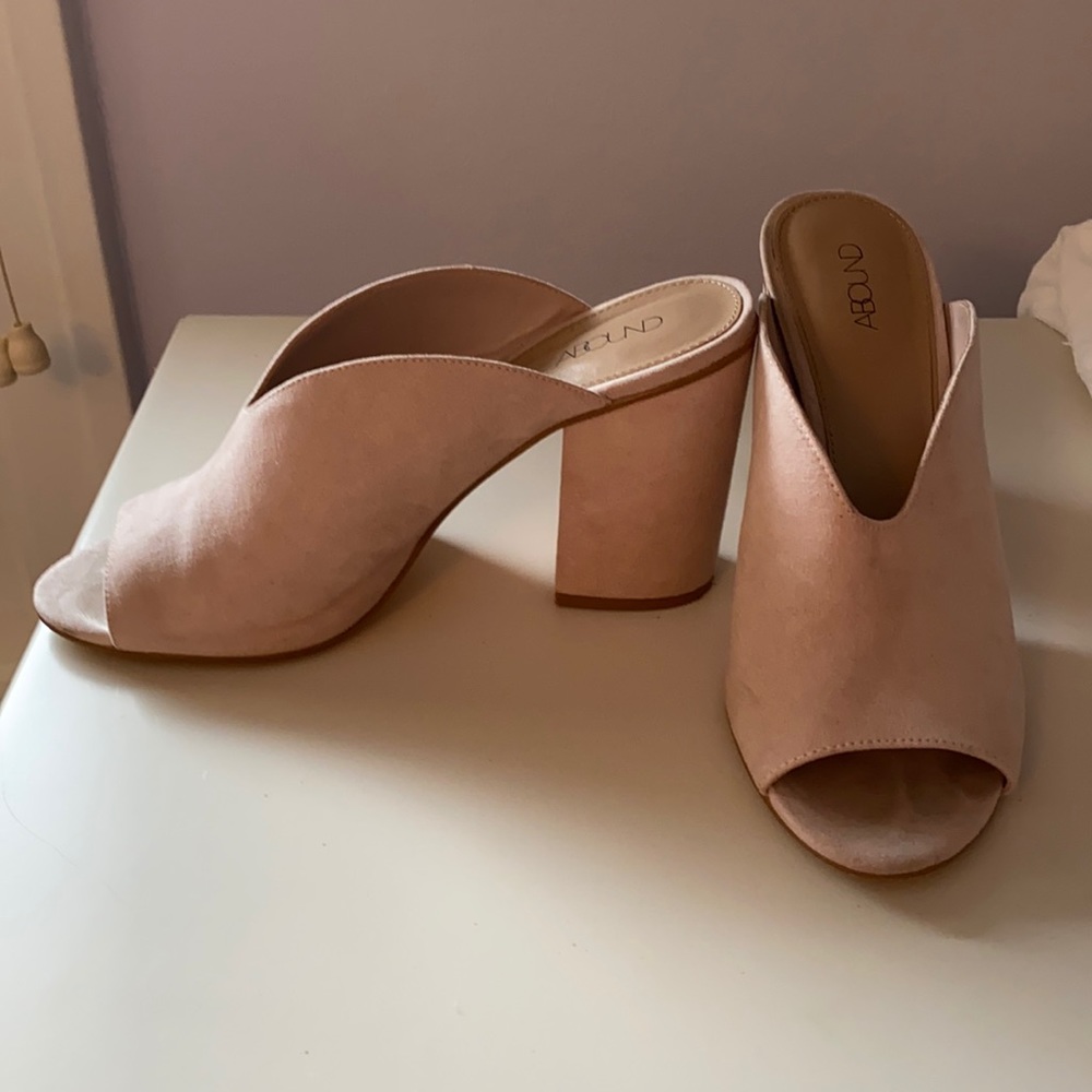 ABOUND HEELS!